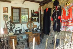 Изображение Двухкомнатный дом «Казачье подворье» #1