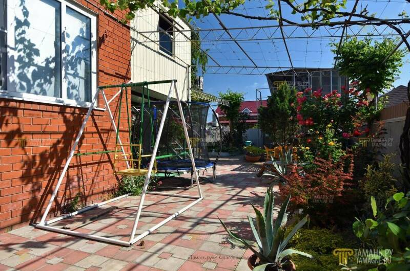 Гостиница «Лебеди»