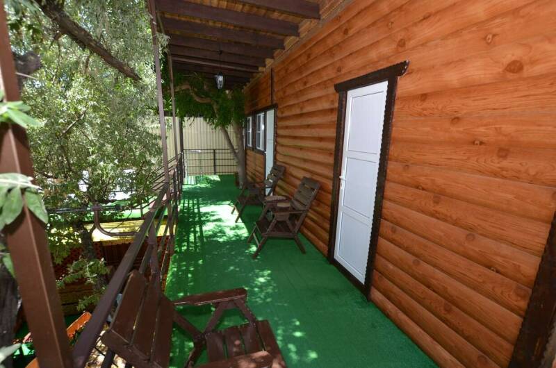 Дом для отпуска «Бунгало в Голубицкой»