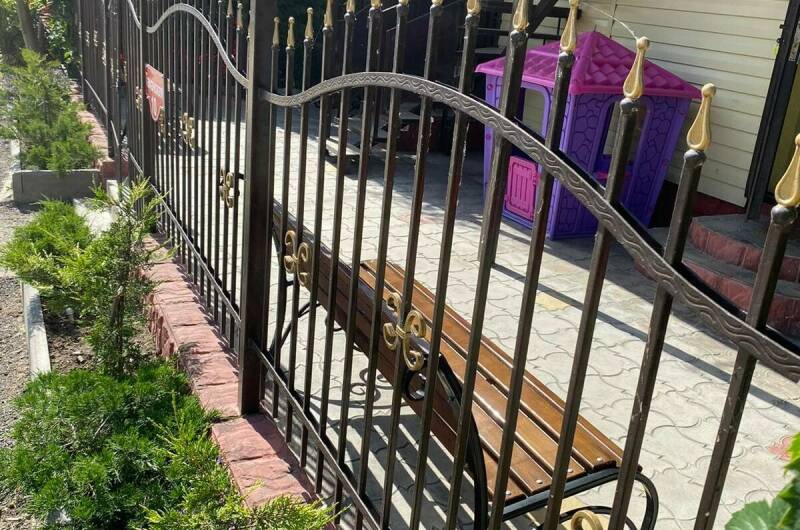 Гостевой дом на Таманской 10 (Кухня в номерах)