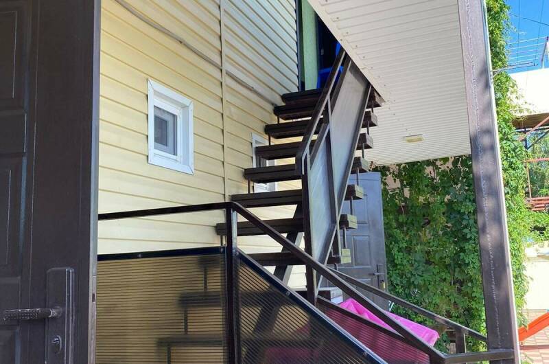 Гостевой дом на Таманской 10 (Кухня в номерах)