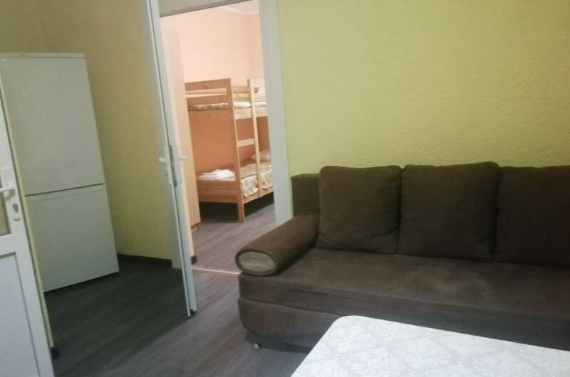 Гостевой дом на Таманской 10 (Кухня в номерах)