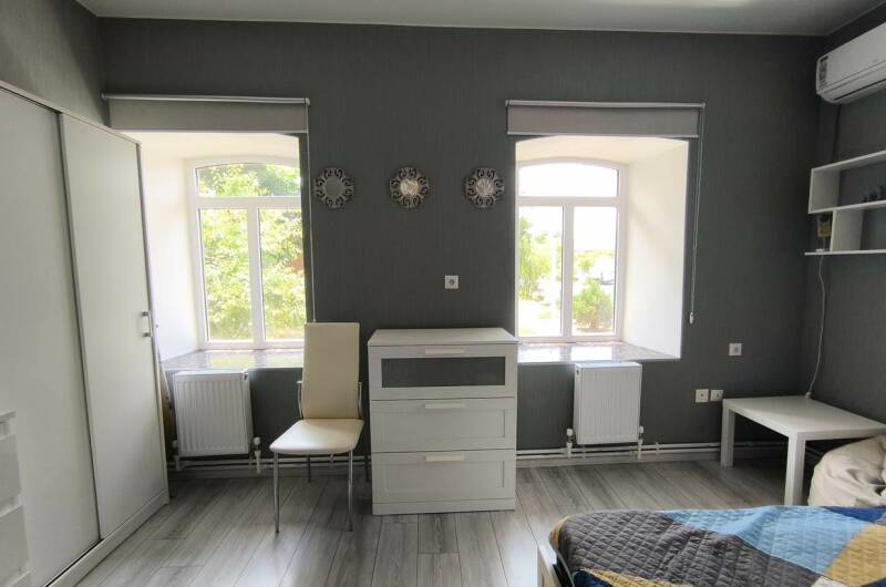 Дом без хозяев на набережной