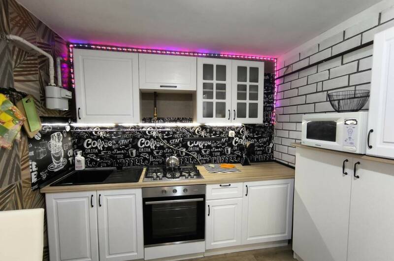 Дом без хозяев на набережной