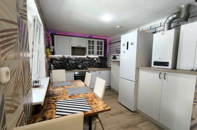 Дом без хозяев на набережной