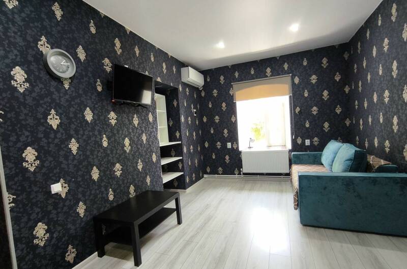 Дом без хозяев на набережной