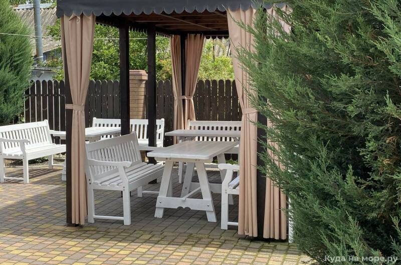 Частный дом «Family Hotel»